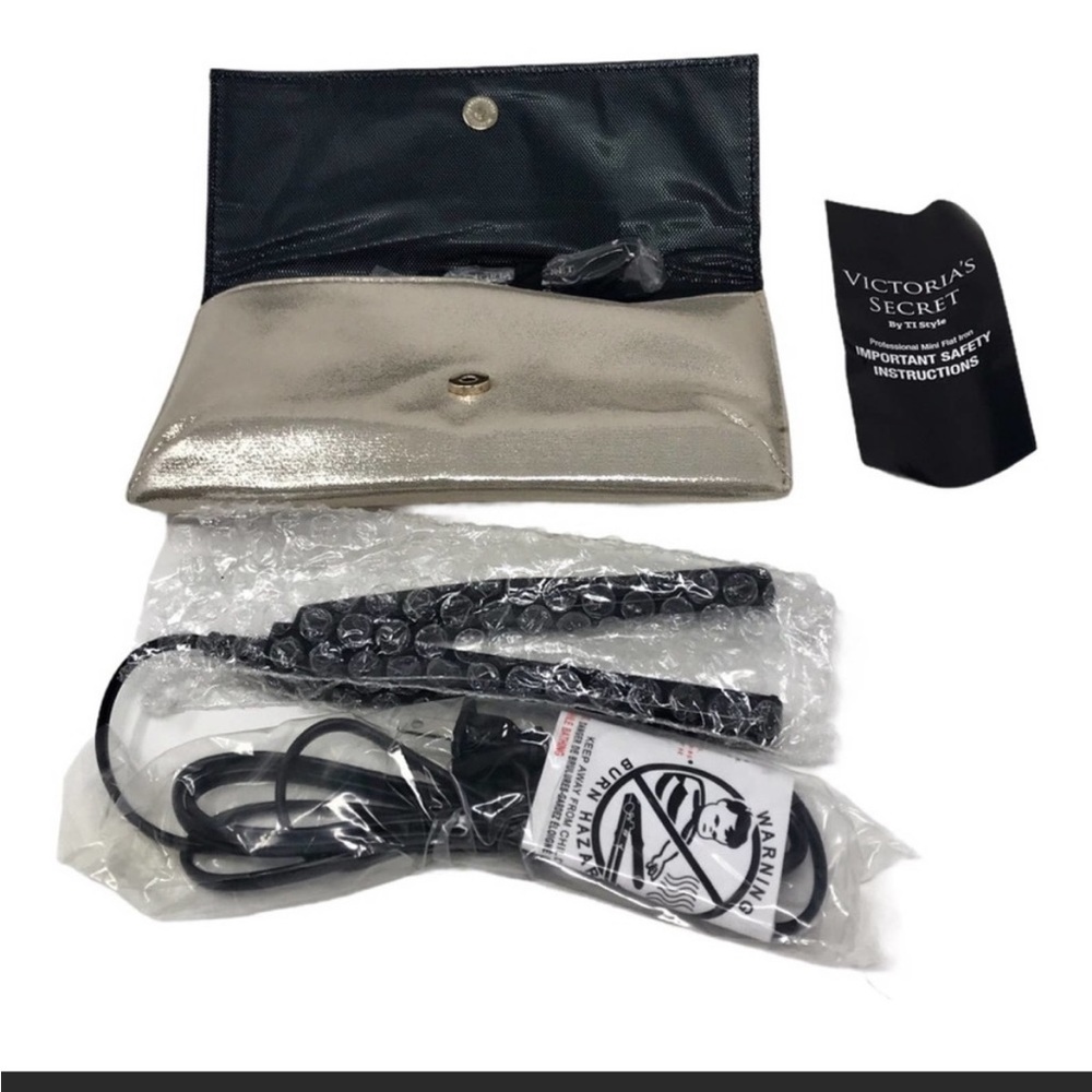 NWT Travel sized hair straightener from Victoria’s Secret